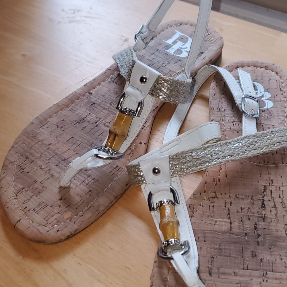 Sandals - Picture 2 of 4